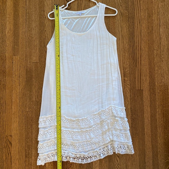 Mystree Women’s White Dress with Lace Details Size: Medium - Picture 10 of 10